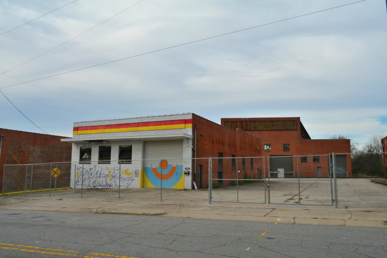 This city-owned building will be torn down